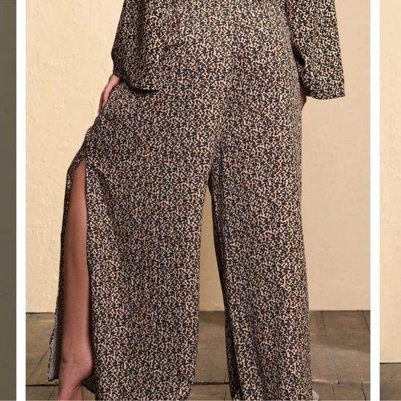 Anthropologie Maaji Woven Modal Animal Print Flowy Palazzo Pants size Medium - Picture 2 of 12